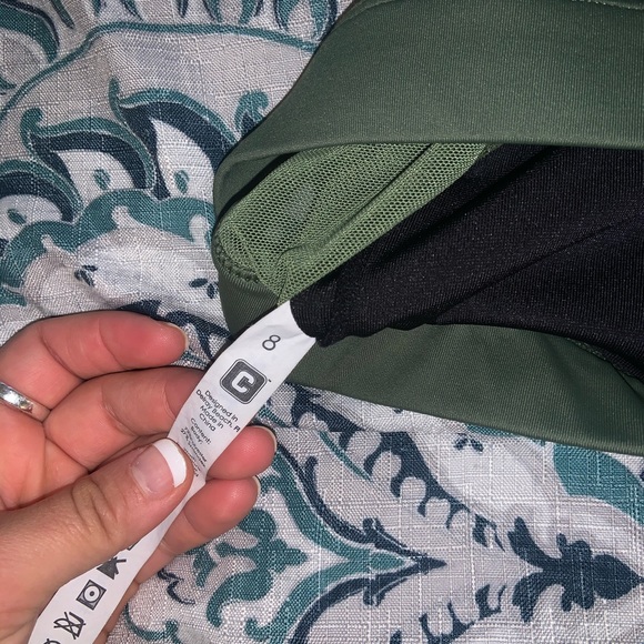 Chestee size 8 - Picture 3 of 3